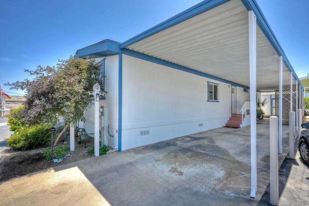 6493 Friendly Place Carlsbad, CA 92011