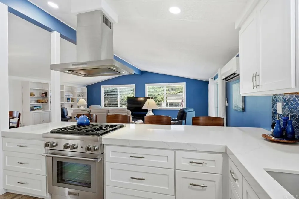 6493 Friendly Place Carlsbad, CA 92011