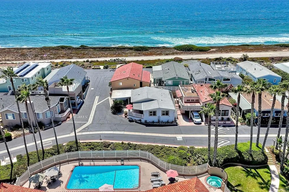 6493 Friendly Place Carlsbad, CA 92011