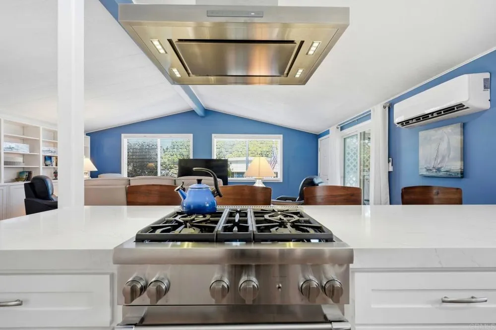 6493 Friendly Place Carlsbad, CA 92011