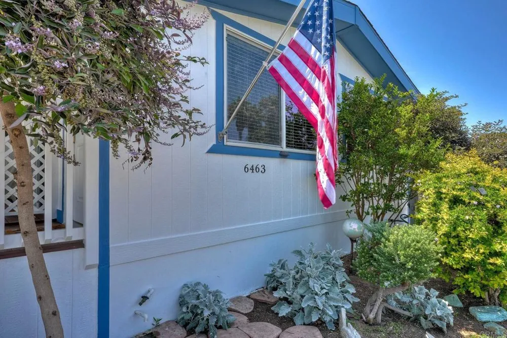 6493 Friendly Place Carlsbad, CA 92011