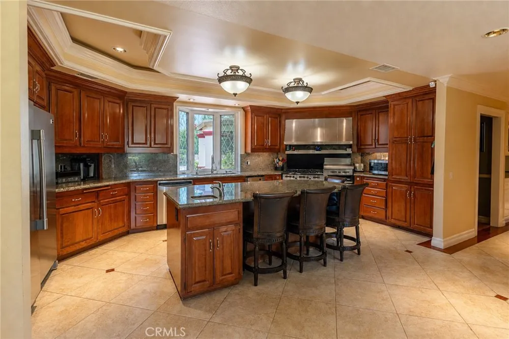 9099 Manzanita Rancho Cucamonga, CA 91737