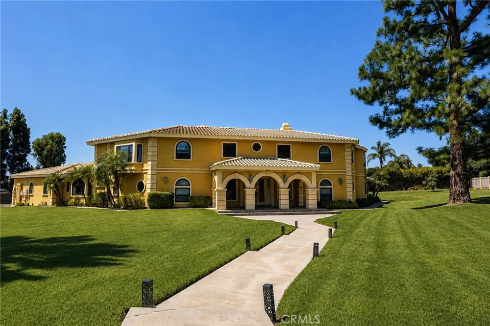 9099 Manzanita Rancho Cucamonga, CA 91737