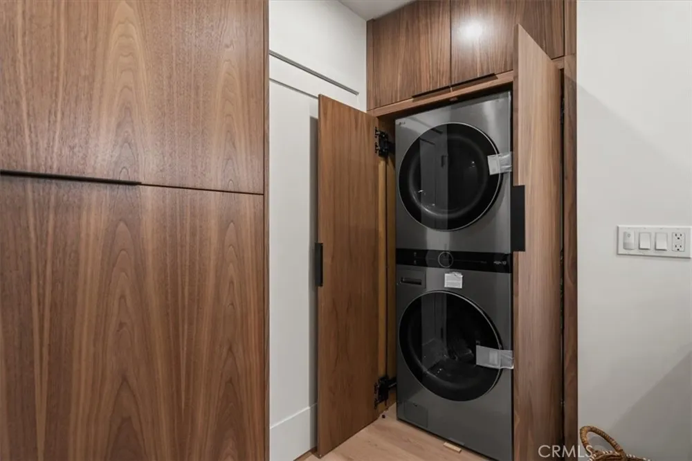 3893 Cherrywood Los Angeles, CA 90008