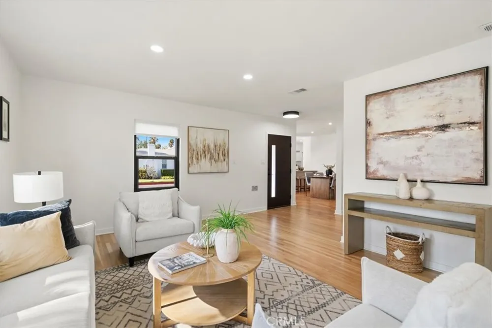 3893 Cherrywood Los Angeles, CA 90008