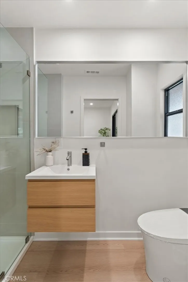 3893 Cherrywood Los Angeles, CA 90008