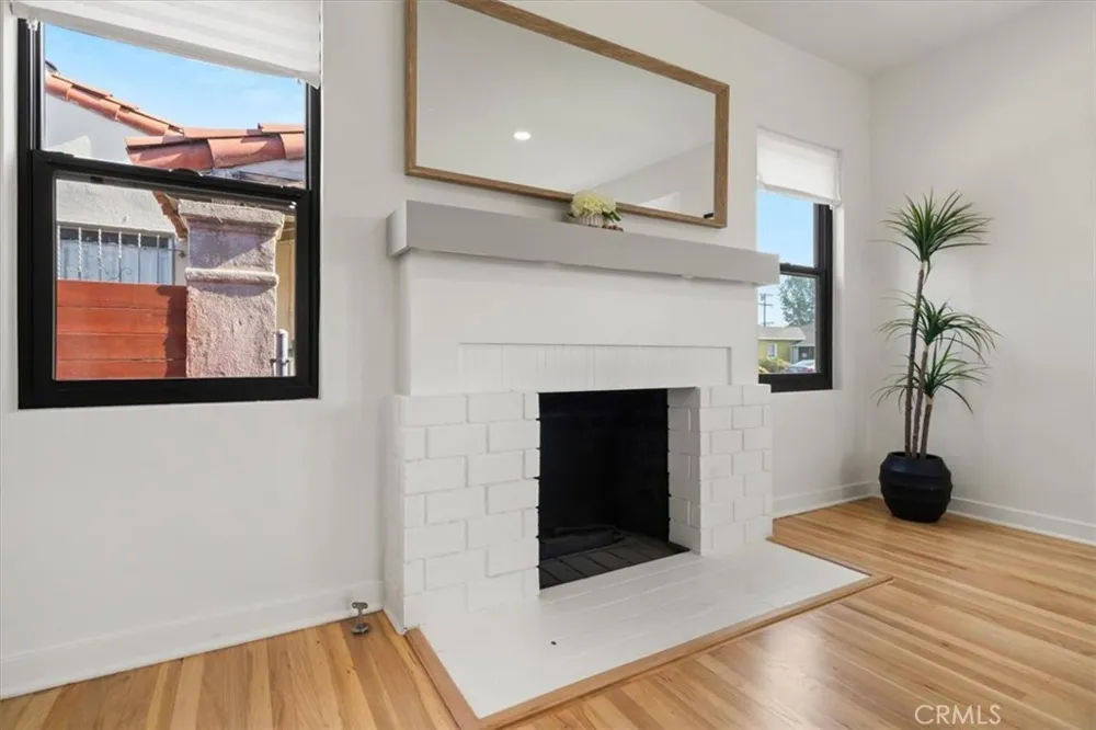 3893 Cherrywood Los Angeles, CA 90008