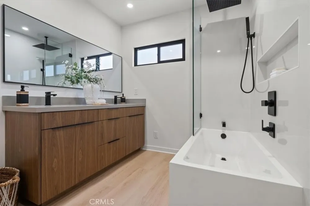 3893 Cherrywood Los Angeles, CA 90008