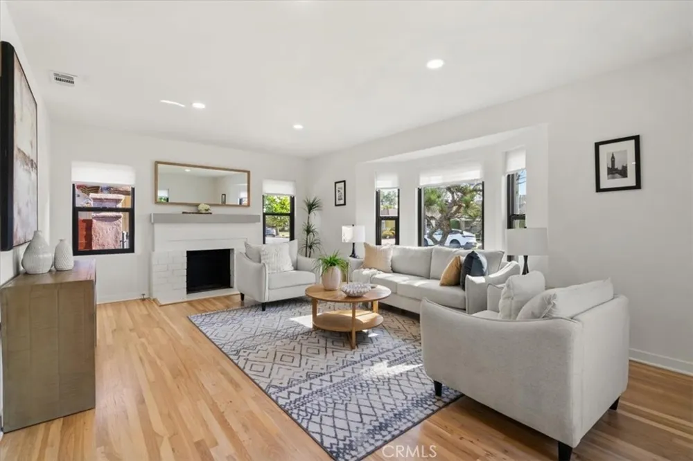 3893 Cherrywood Los Angeles, CA 90008