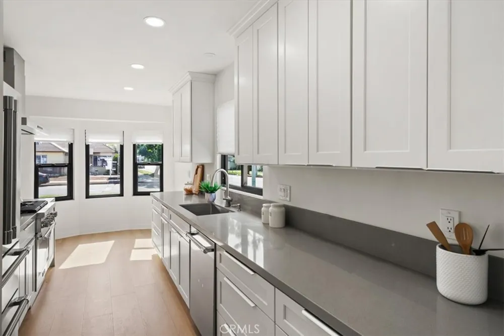 3893 Cherrywood Los Angeles, CA 90008