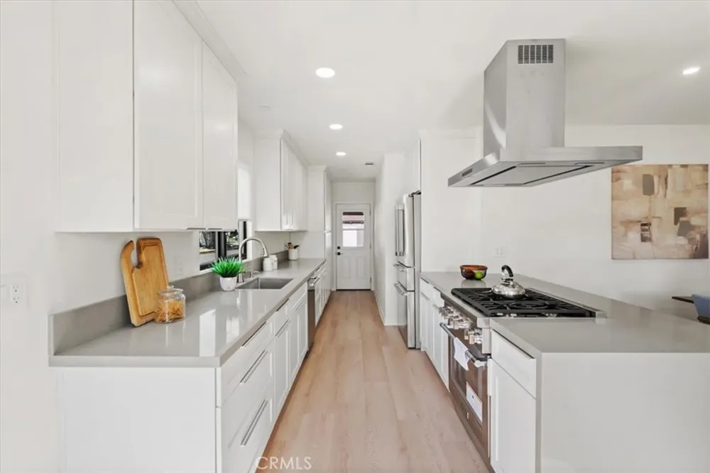 3893 Cherrywood Los Angeles, CA 90008