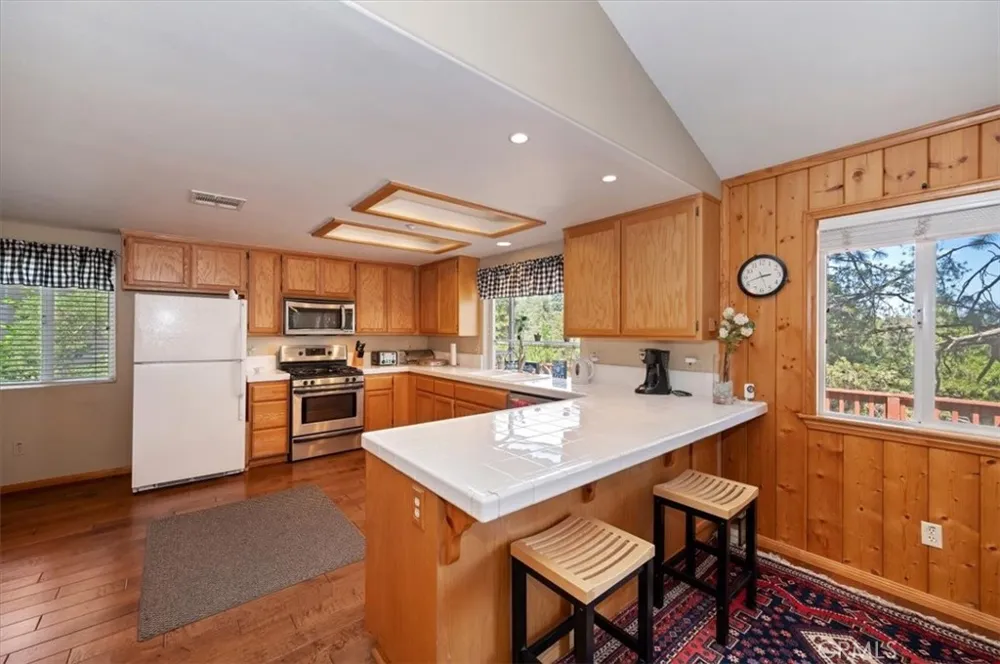 286 Birchwood Lake Arrowhead, CA 92352