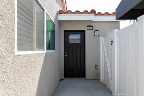 1307 E Acacia