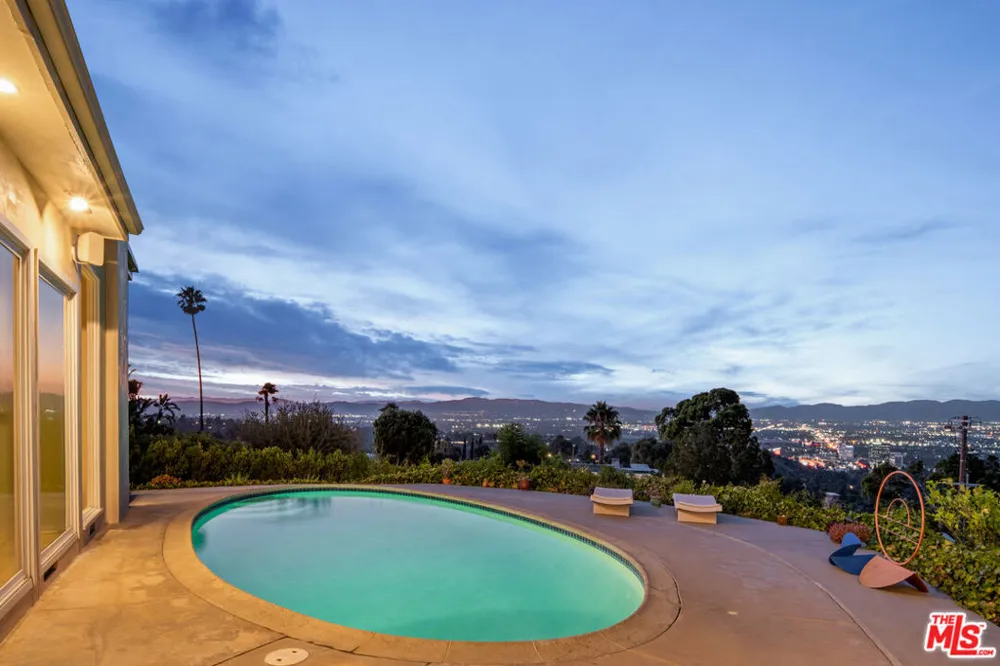 3340 Scadlock Lane Sherman Oaks, CA 91403