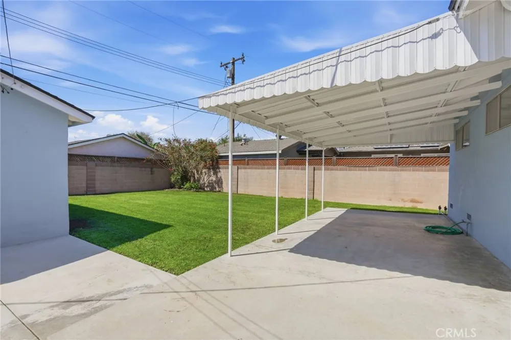 11512 213th Lakewood, CA 90715