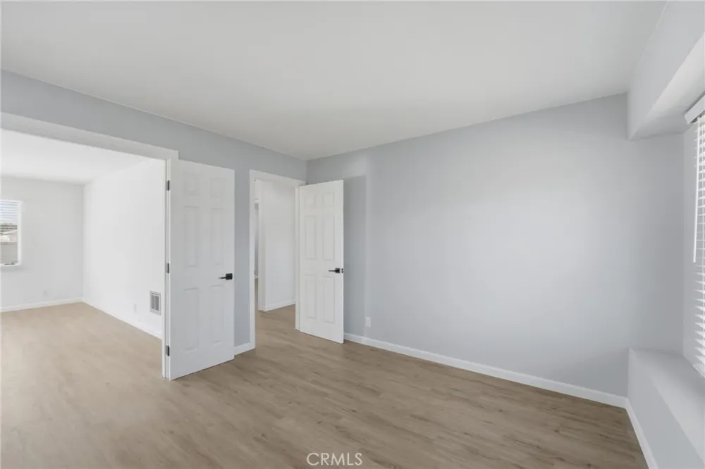 11512 213th Lakewood, CA 90715