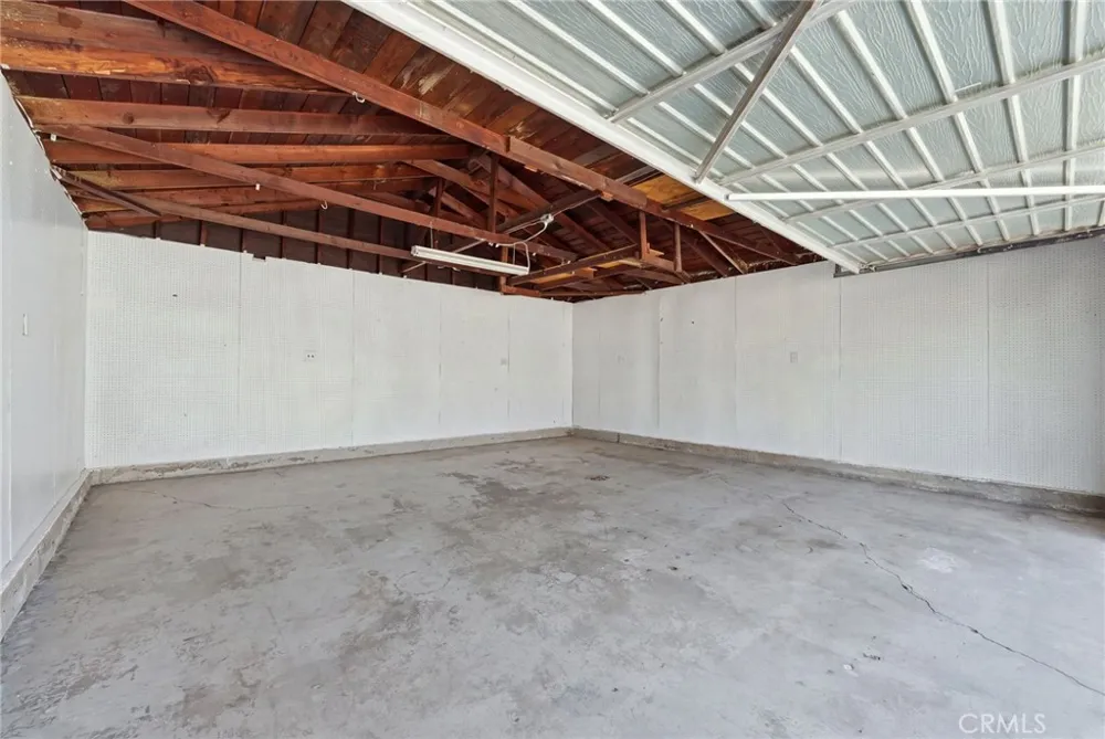 11512 213th Lakewood, CA 90715
