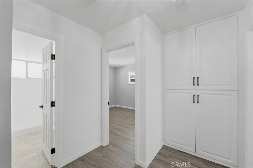 11512 213th Lakewood, CA 90715