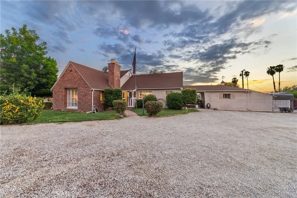 161 Cornell Hemet, CA 92544