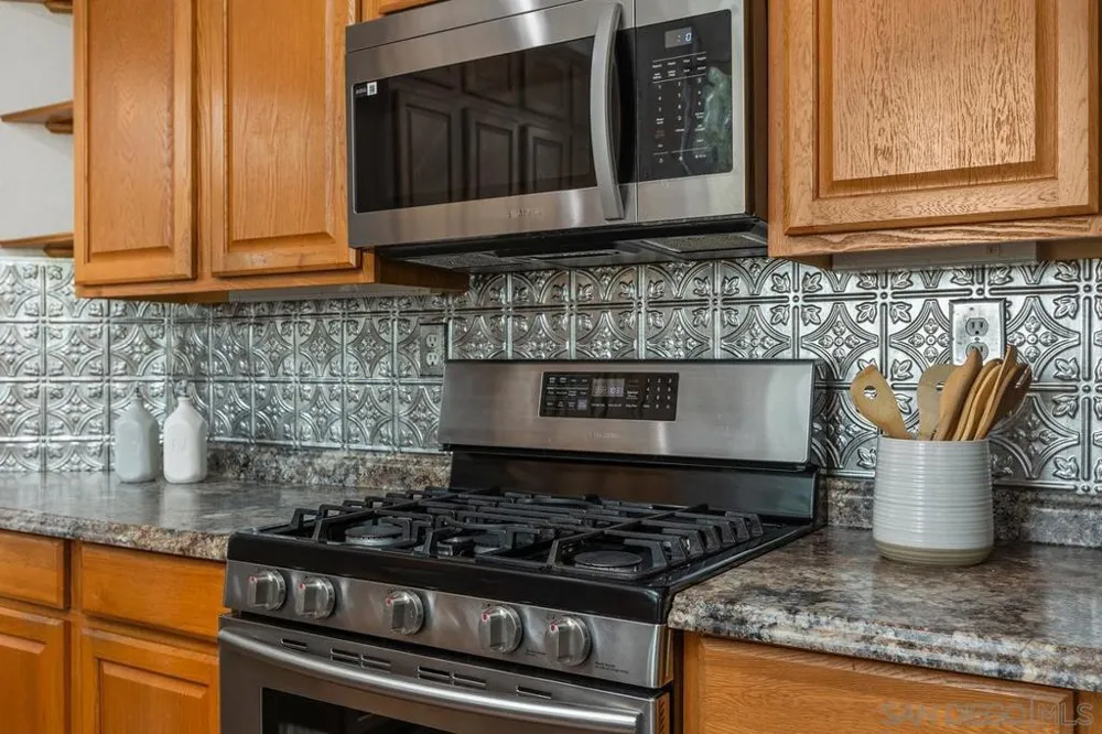 1039 Honeysuckle Drive San Marcos, CA 92078