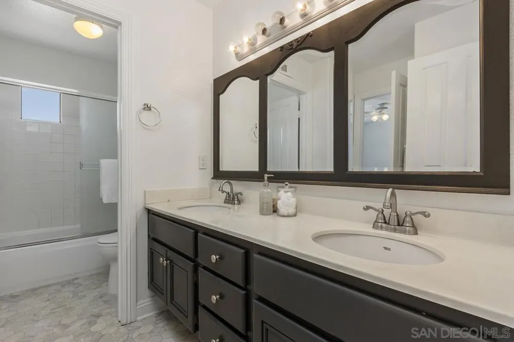 1039 Honeysuckle Drive San Marcos, CA 92078