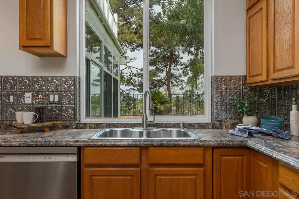 1039 Honeysuckle Drive San Marcos, CA 92078