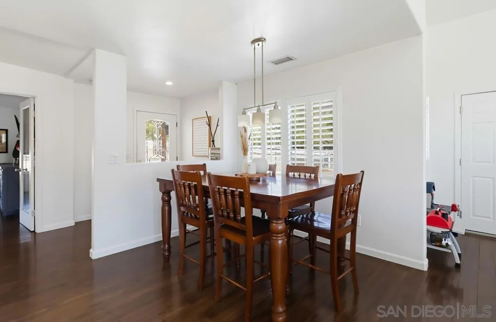 3221 E Victoria Alpine, CA 91901