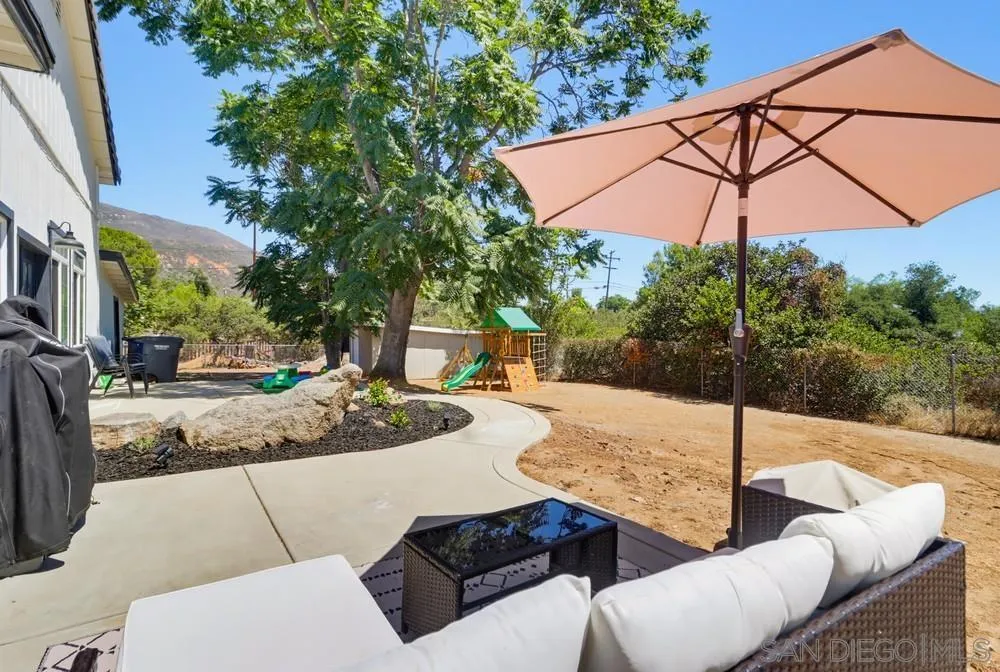 3221 E Victoria Alpine, CA 91901