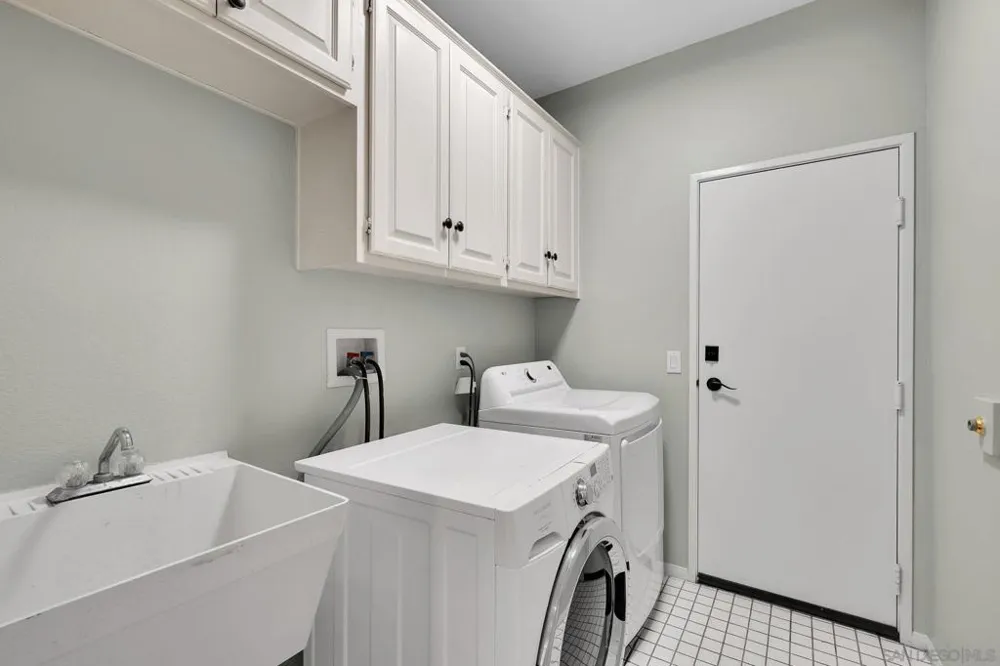 9756 Keeneland Row La Jolla, CA 92037