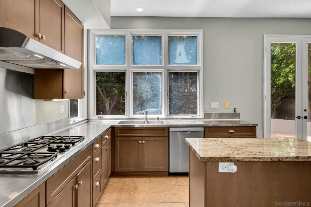 9756 Keeneland Row La Jolla, CA 92037
