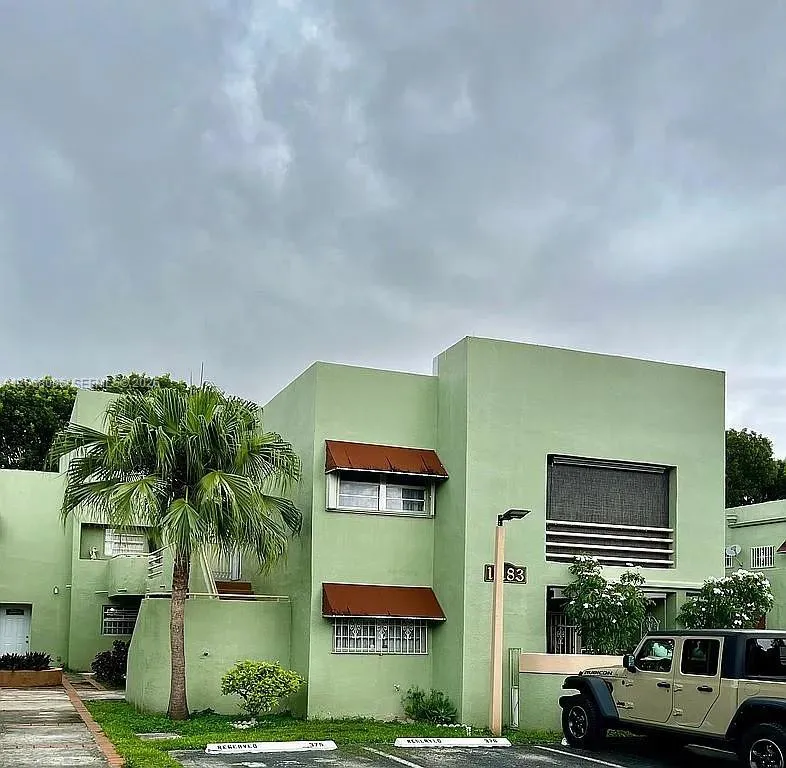 11183 NW 7th St #204-20 Miami, FL 33172