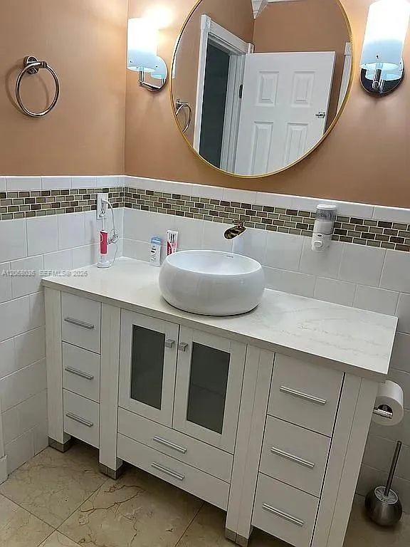 11183 NW 7th St #204-20 Miami, FL 33172