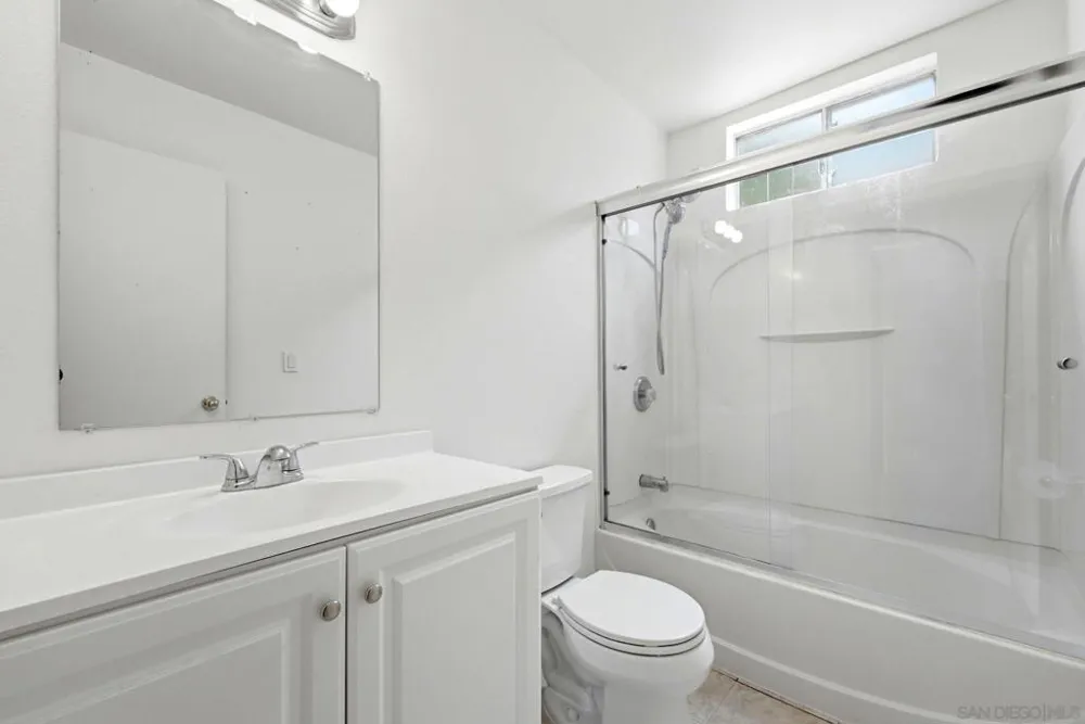 2850 Reynard Way #16 San Diego, CA 92103