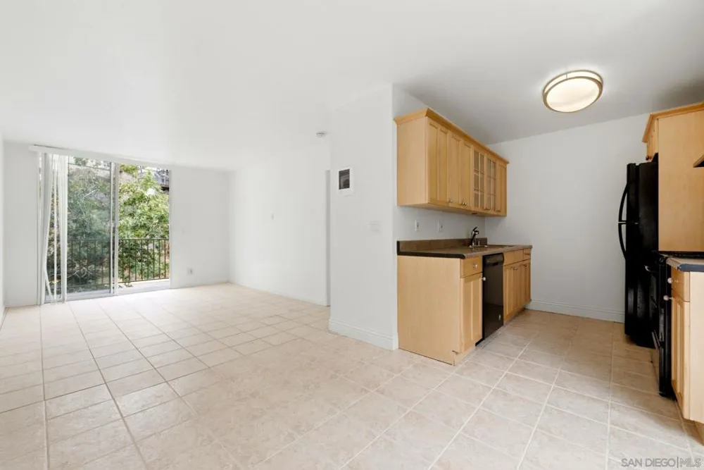 2850 Reynard Way #16 San Diego, CA 92103