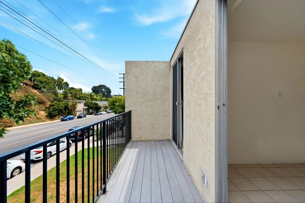 2850 Reynard Way #16 San Diego, CA 92103