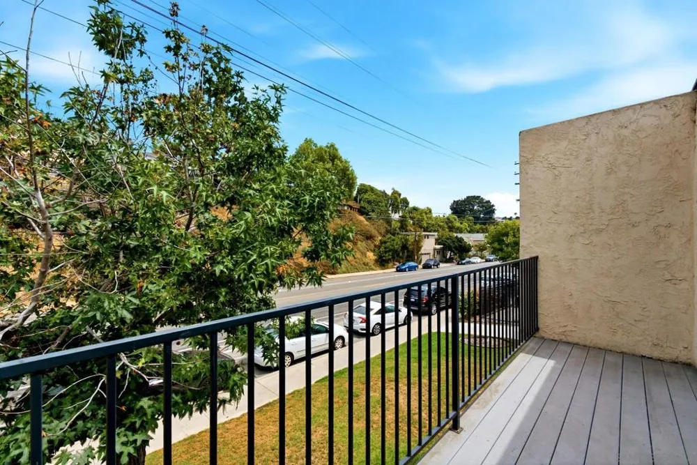 2850 Reynard Way #16 San Diego, CA 92103
