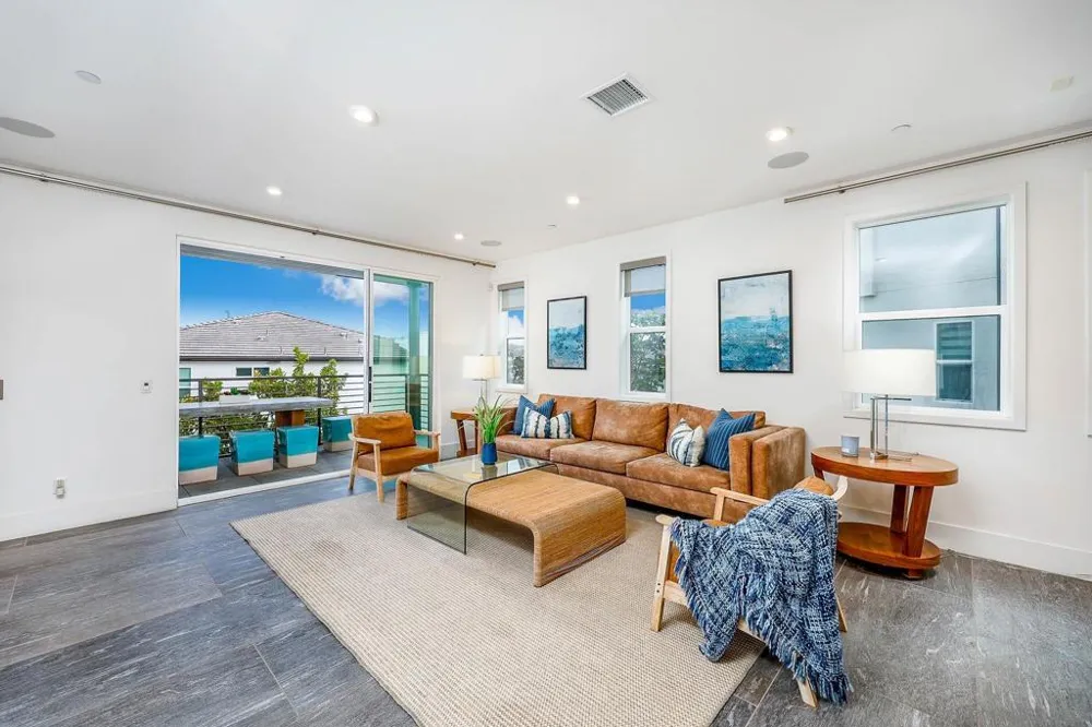 2858 Avella Cir San Diego, CA 92108