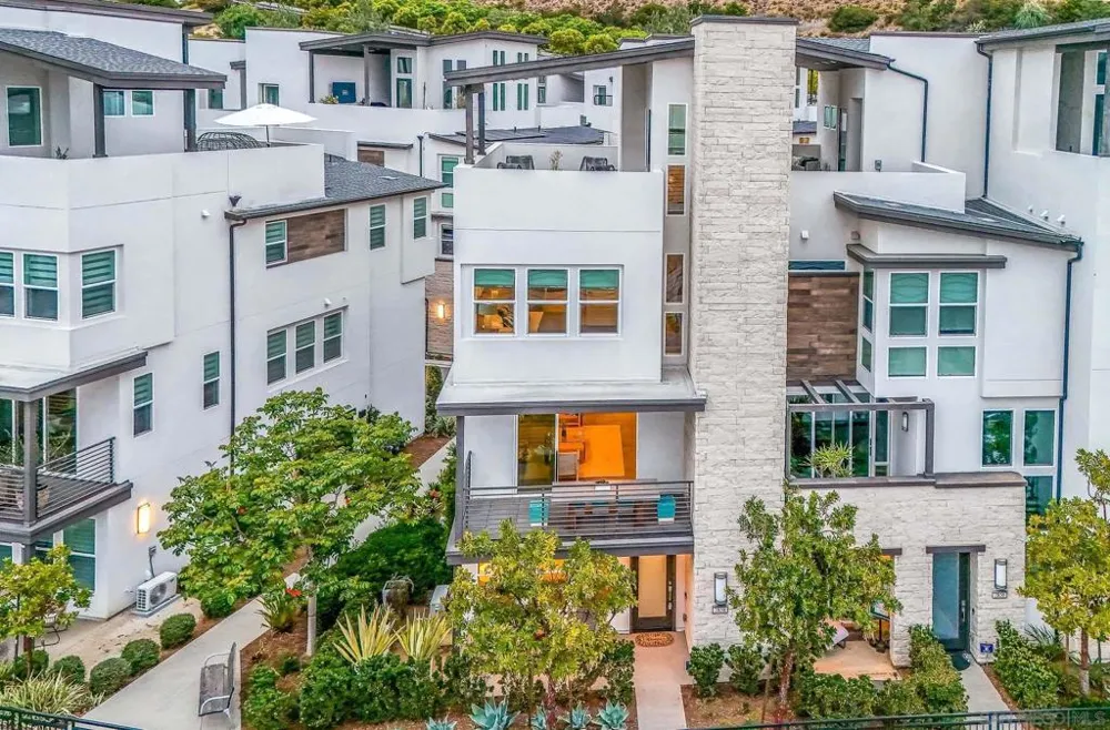 2858 Avella Cir San Diego, CA 92108