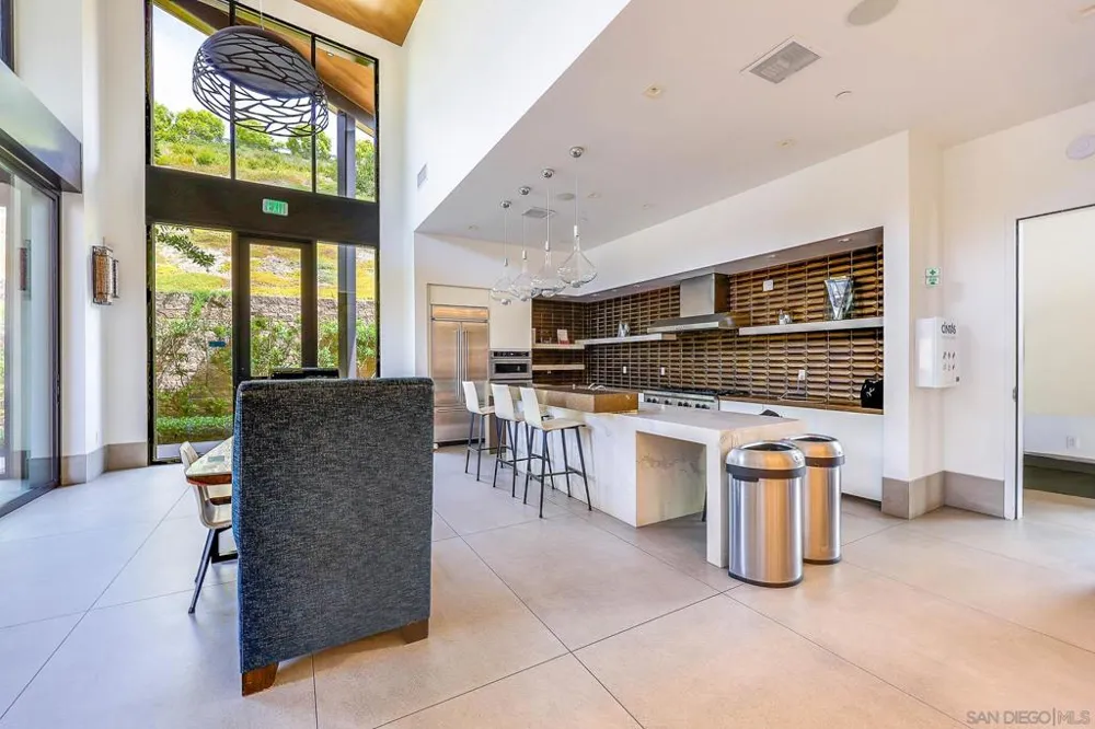 2858 Avella Cir San Diego, CA 92108
