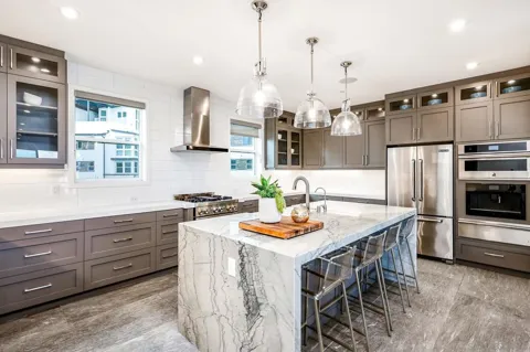 2858 Avella Cir