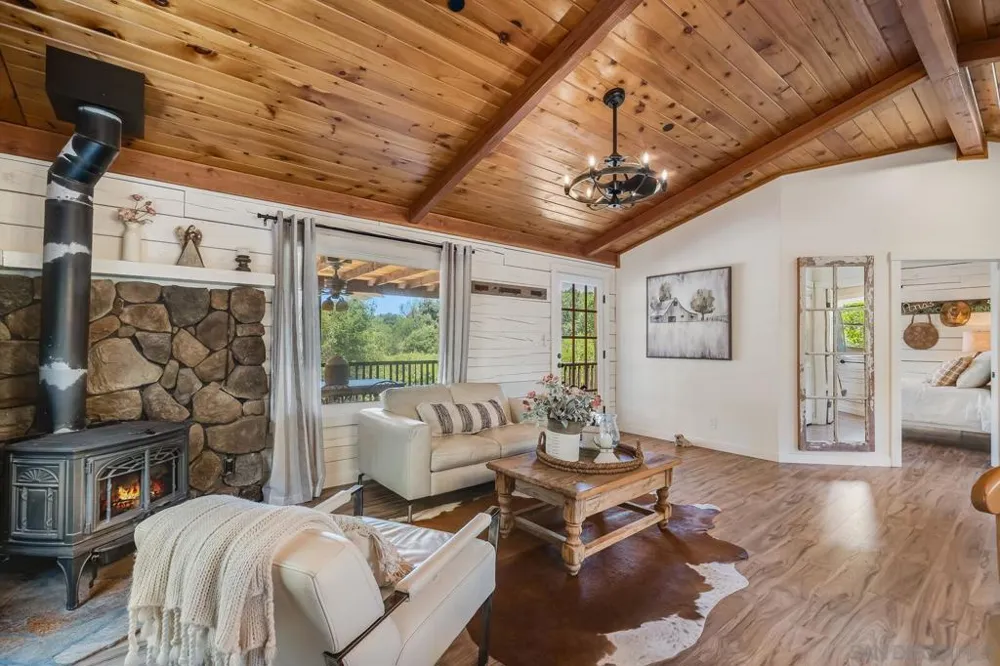 35251 Twin Oaks Rd Julian, CA 92036