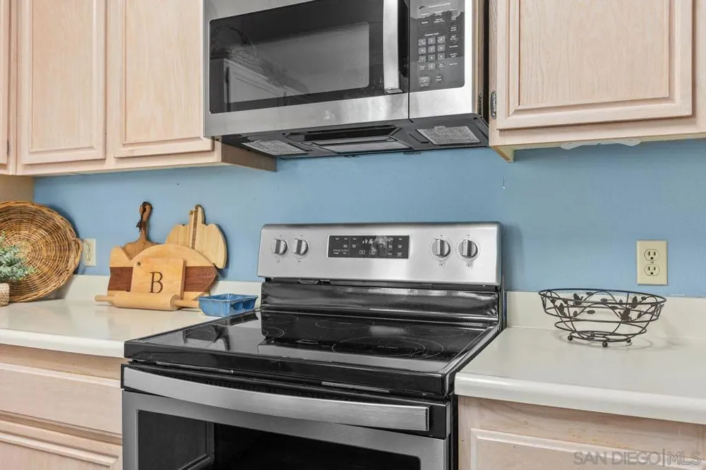 18764 Caminito Cantilena #148 San Diego, CA 92128