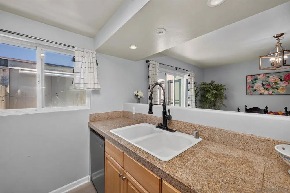 10376 Frank Lane Santee, CA 92071