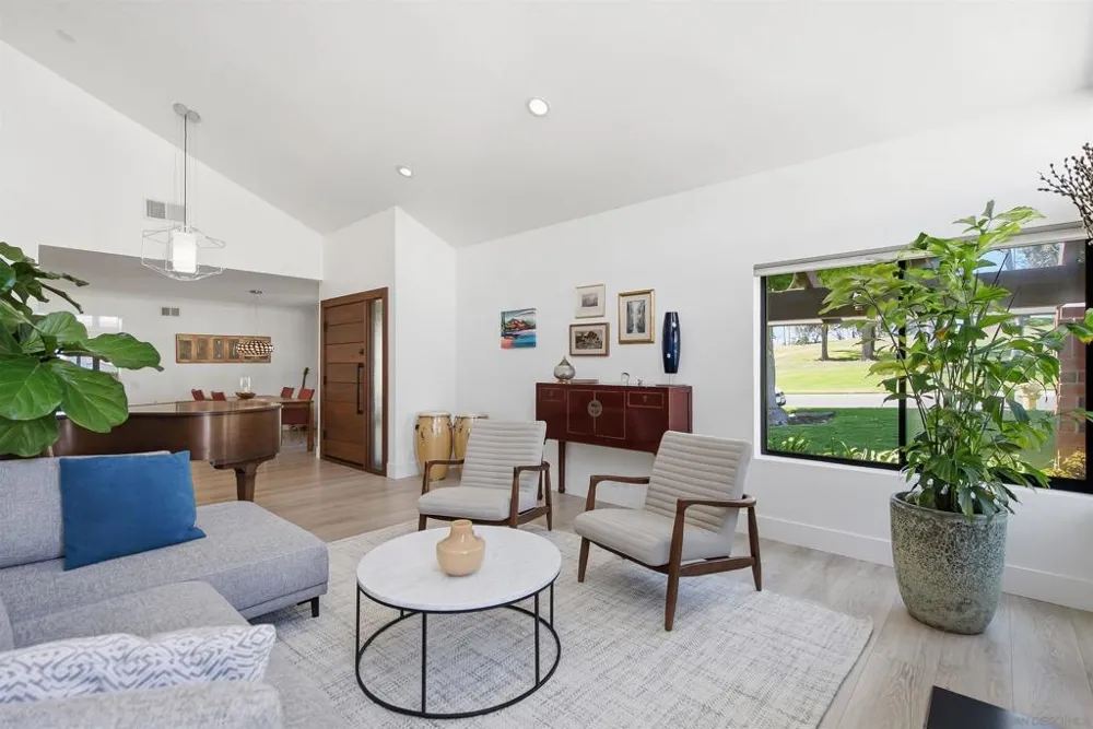 633 Camino Ynez Solana Beach, CA 92075