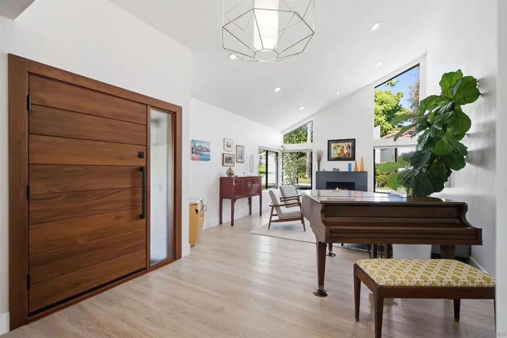 633 Camino Ynez Solana Beach, CA 92075