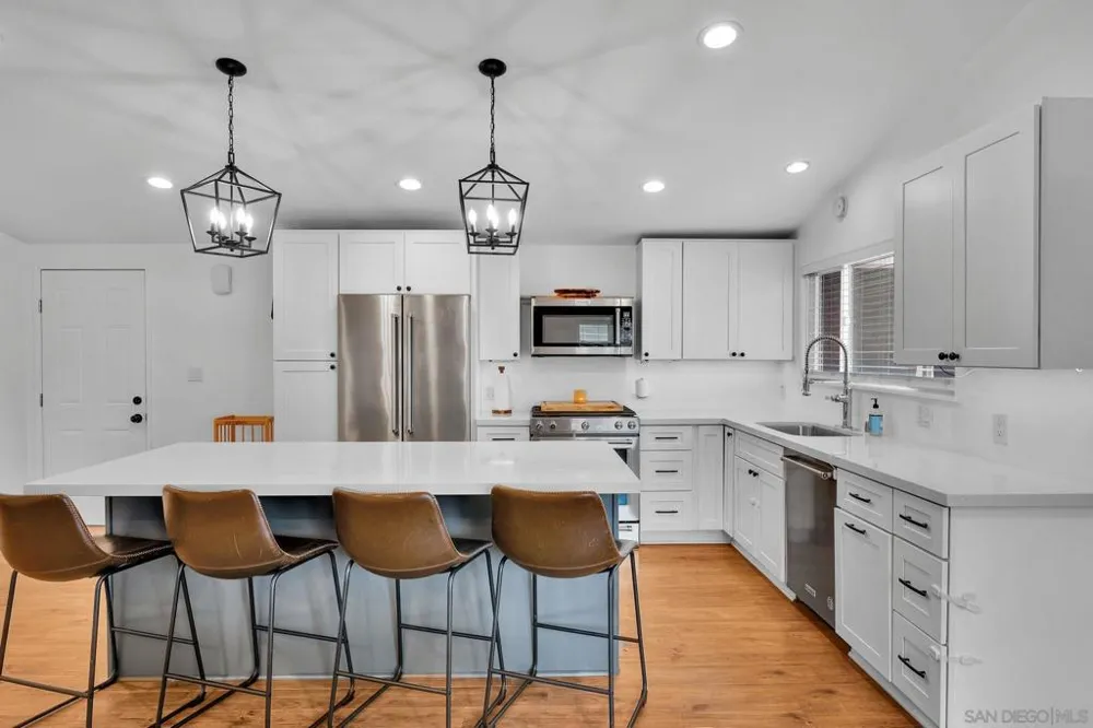 9222 Overton San Diego, CA 92123