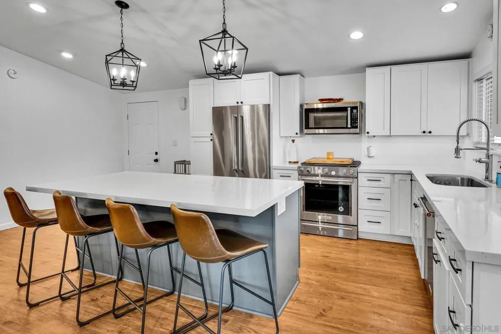 9222 Overton San Diego, CA 92123