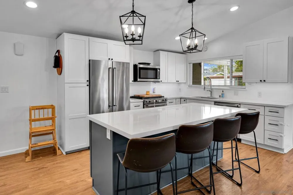 9222 Overton San Diego, CA 92123