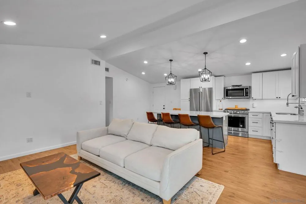 9222 Overton San Diego, CA 92123