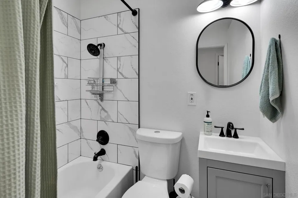 9222 Overton San Diego, CA 92123